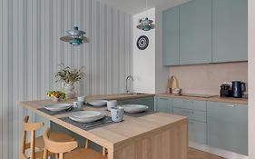 Doki Living & Foodhall By Downtown Apartments
